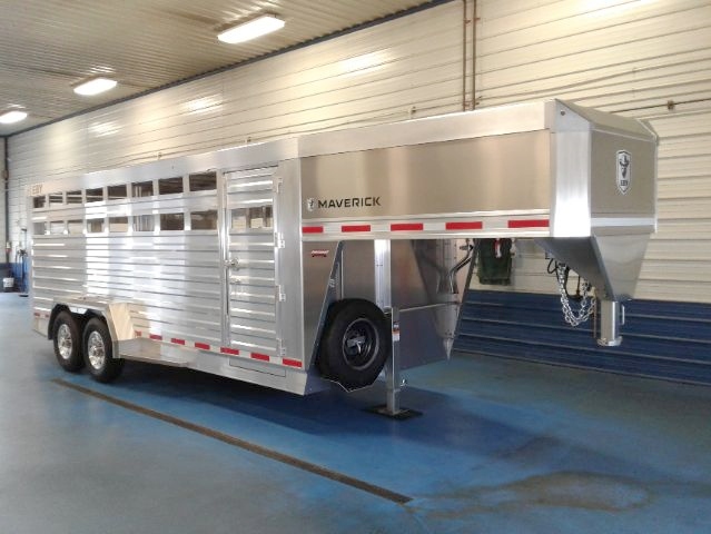 EBY Maverick Gooseneck Trailer Front - Metzler Trailer EBY Maverick Gooseneck Trailer Front - Metzler Trailer
